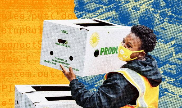 マスクと反射材付きの服を着けた作業員が農産物の箱を降ろしている画像